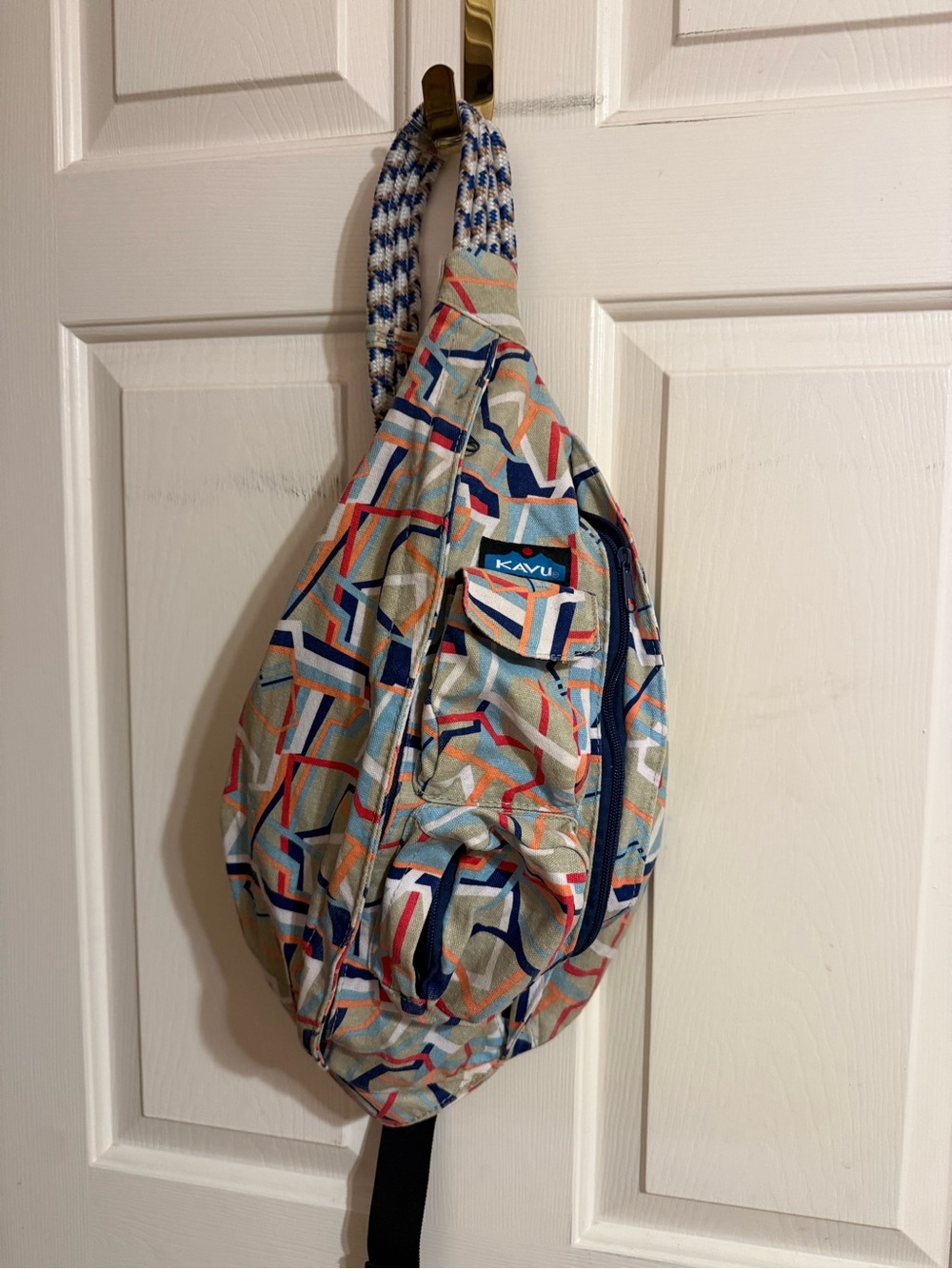 Kavu Crossbody Sling Bag in Multicolor Geometric Print